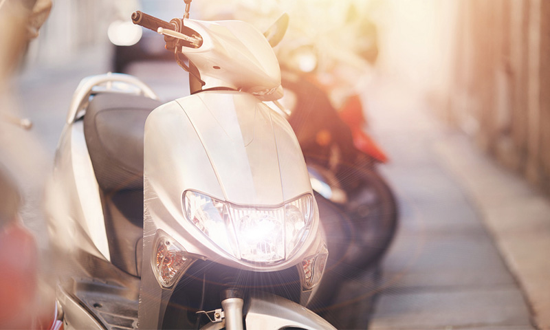 汽車遠(yuǎn)光燈危害大？電動(dòng)車遠(yuǎn)光燈危害是汽車的7倍，該管管了！